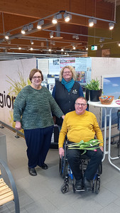 Conny Boldt, Gerald Sauter und eine Angestellte von Edeka.