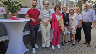 V. li.: Dennis Ulas (Die Linke), Elke Zimmer (B90/Die Grünen), Landesgeschäftsführerin Heike Sommerauer-Dörzapf, Bundesvorständin Michaela Engelmeier, Landesvorsitzende Gabriele Katzmarek, Dr. Birgit Reinemund (FDP) und Thorsten Riehle (SPD).
