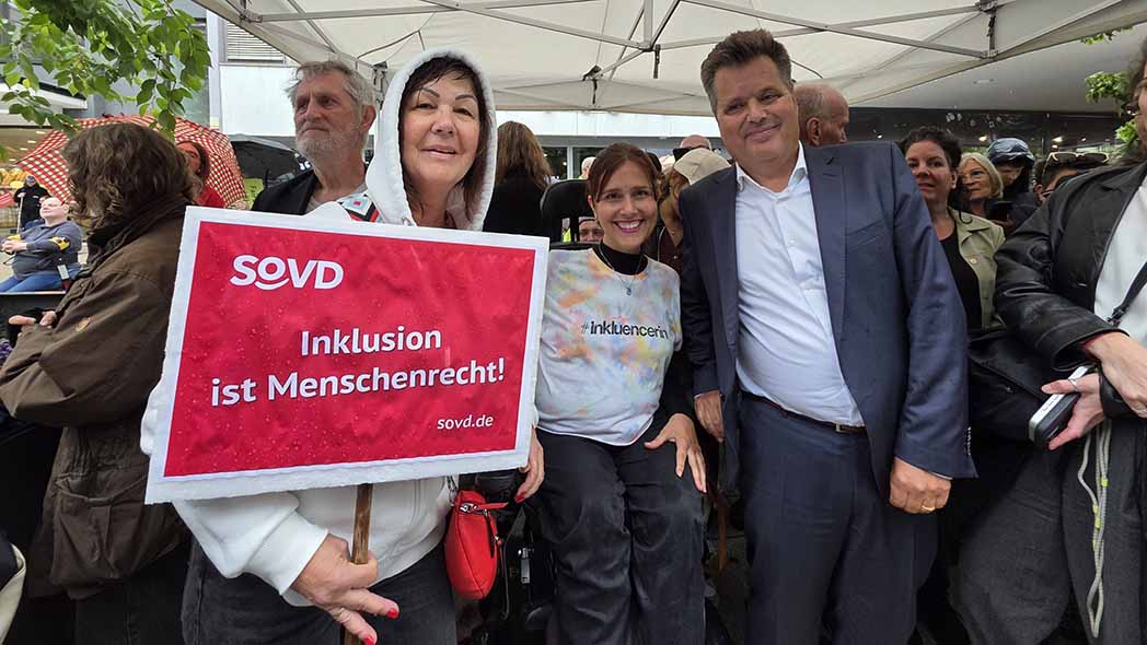 V. li.: Heike Sommerauer-Dörzapf mit Nora Welsch, Landesbehindertenbeauftragte, und Jürgen Dusel, Bundesbehindertenbeauftragter.