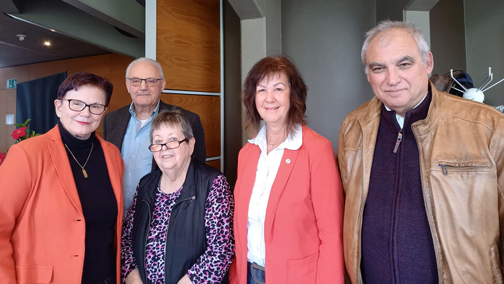 V. li.: Heidegard Busch, Peter Busch, Ursula Bäuerlein, Heike Sommerauer-Dörzapf sowie Fritz Rösch (OB Stellvertreter).
